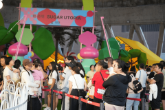 <b>拆满大白糖、酥糖等典范糖果的大罐子</b>